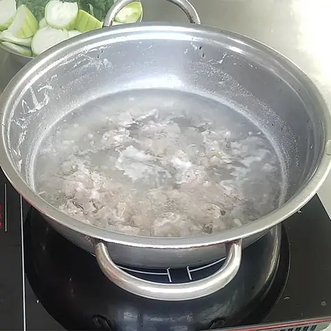 Cách nấu canh rau ngót với mướp thanh mát, bổ dưỡng cho gia đình