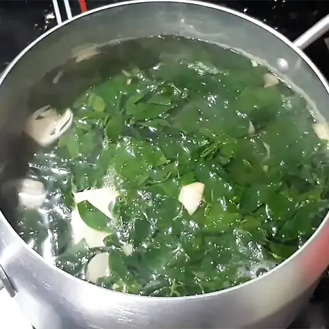 Cách nấu canh rau ngót với mướp thanh mát, bổ dưỡng cho gia đình