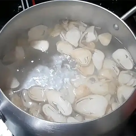 Cách nấu canh rau ngót với mướp thanh mát, bổ dưỡng cho gia đình