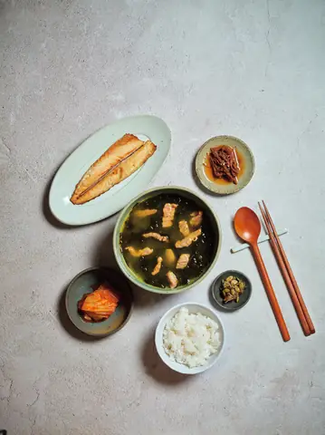 Cách Nấu Canh Rong Biển Chả Cá: Thanh Mát, Dinh Dưỡng Dễ Làm