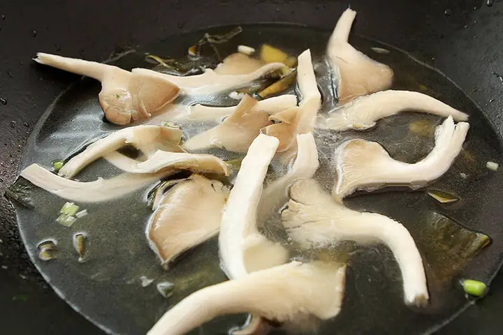 Cách Nấu Canh Tảo Bẹ Thanh Mát Bổ Dưỡng Chuẩn Vị Tại Nhà
