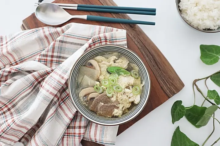 Cách Nấu Canh Thịt Bò Kiểu Hàn Quốc Ngon Chuẩn Vị Gia Đình Cách Nấu Canh Thịt Bò Kiểu Hàn Quốc Ngon Chuẩn Vị Gia Đình