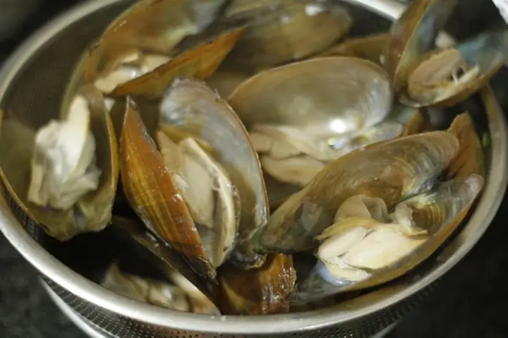 Bước 1: Sơ chế trai