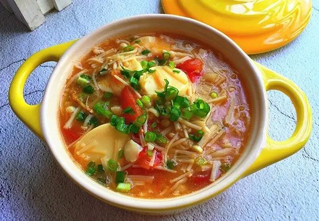 Hướng dẫn cách nấu canh trứng cà chua nấm đơn giản, bổ dưỡng