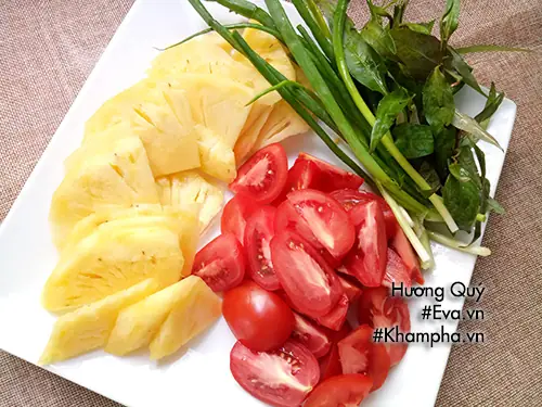 Cách Nấu Canh Trùng Trục Chua Dứa Thơm Ngon Chuẩn Vị Gia Đình