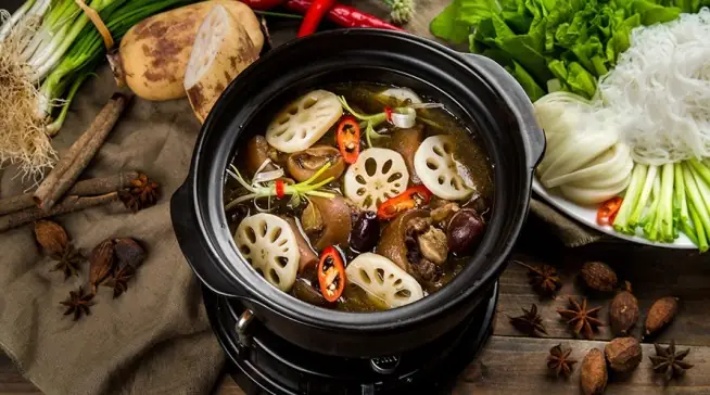 Hướng Dẫn Chi Tiết Cách Nấu Canh Xương Hầm Củ Sen Ngọt Thanh, Đậm Đà