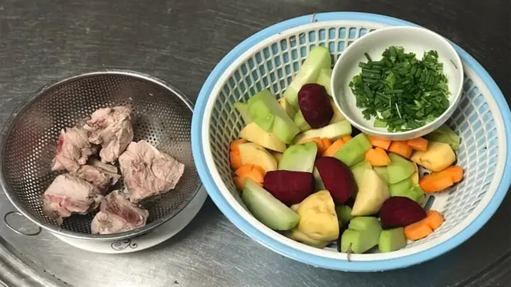 Cách Nấu Canh Xương Hầm Rau Củ Ngọt Thanh, Bổ Dưỡng Chuẩn Vị