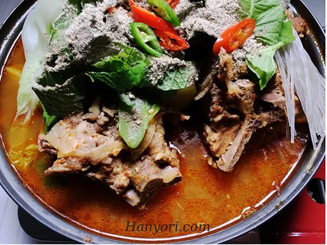 Hướng Dẫn Chi Tiết Cách Nấu Canh Xương Hàn Quốc Chuẩn Vị Tại Nhà