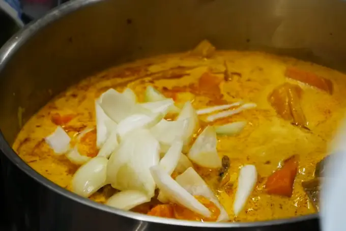 Cách Nấu Cà Ri Tôm Thái Chuẩn Vị, Thơm Ngon Hấp Dẫn