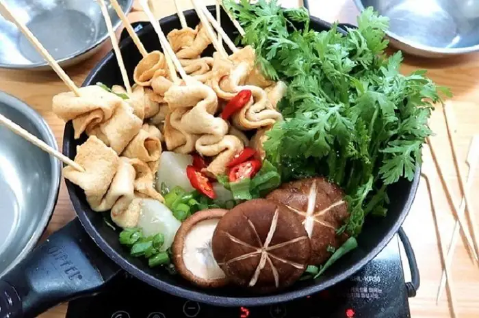 Cách Nấu Chả Cá Hàn Quốc: Từ Canh Đến Xào, Lẩu Đậm Đà