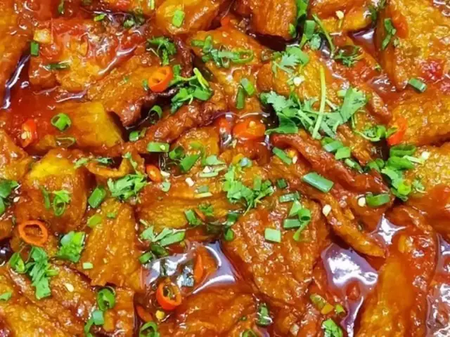 cách nấu chả cá sốt cà chua