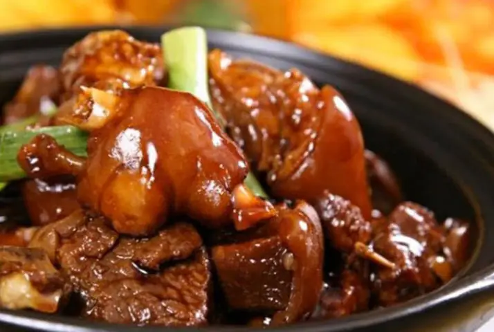 Cách Nấu Chân Bò Hầm Ngon Mềm, Đậm Đà Chuẩn Vị Gia Đình