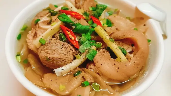 9. Chân giò hầm củ cải muối 9. Chân giò hầm củ cải muối