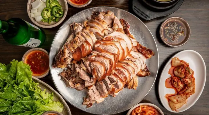 7. Chân giò hầm sốt cay Hàn Quốc 7. Chân giò hầm sốt cay Hàn Quốc