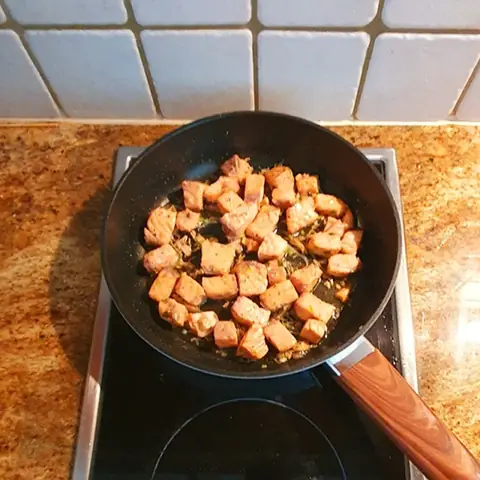 Cách Nấu Cháo Bí Đỏ Bằng Nồi Cơm Điện Đơn Giản, Thơm Ngon Cách Nấu Cháo Bí Đỏ Bằng Nồi Cơm Điện Đơn Giản, Thơm Ngon