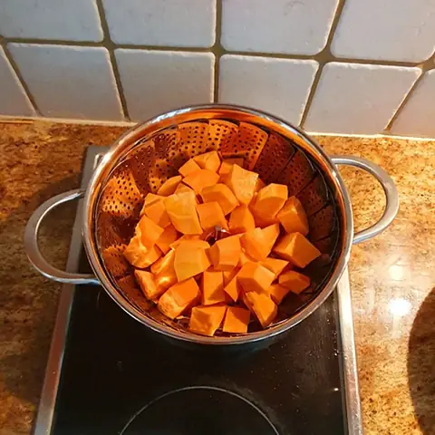 Cách Nấu Cháo Bí Đỏ Bằng Nồi Cơm Điện Đơn Giản, Thơm Ngon Cách Nấu Cháo Bí Đỏ Bằng Nồi Cơm Điện Đơn Giản, Thơm Ngon