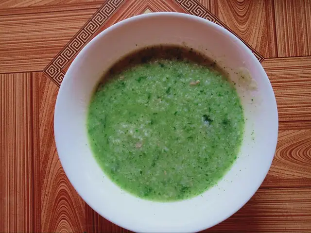 1. Cháo cá hồi rau ngót