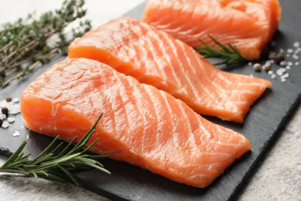 Lợi ích của cháo cá hồi cho bé 7 tháng tuổi