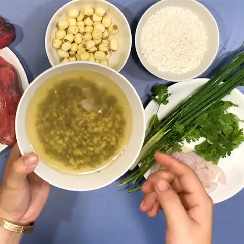 Cách Nấu Cháo Đậu Xanh Hạt Sen Thanh Mát, Bổ Dưỡng Cho Cả Nhà