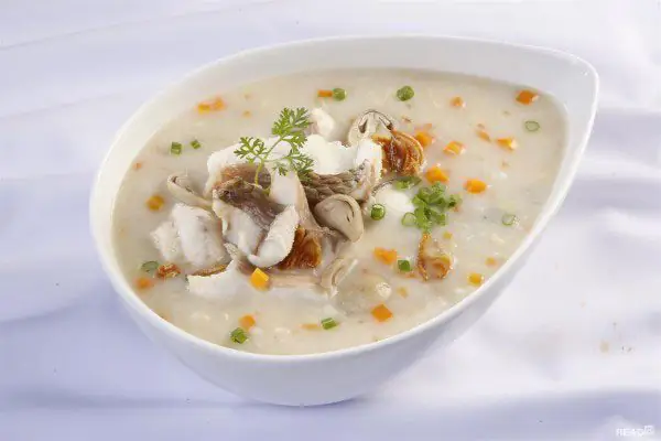 Cách nấu cháo cá lóc với đậu xanh nấm rơm