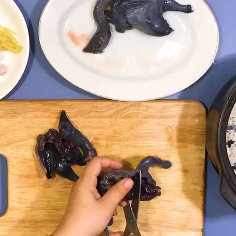 Cách Nấu Cháo Gà Ác Bổ Dưỡng Cho Người Ốm Nhanh Khỏe