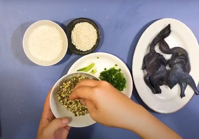 Hướng Dẫn Cách Nấu Cháo Gà Ác Hạt Sen Bổ Dưỡng Chuẩn Vị Tại Nhà