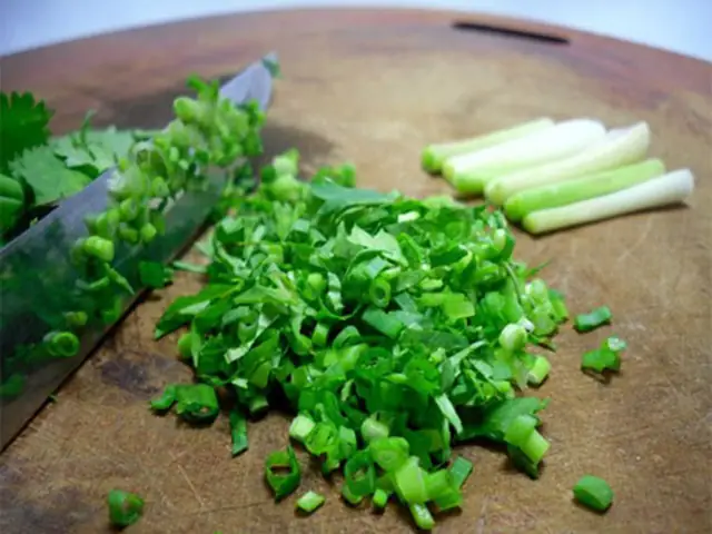 Hướng dẫn chi tiết cách nấu cháo gừng giải cảm thơm ngon tại nhà Hướng dẫn chi tiết cách nấu cháo gừng giải cảm thơm ngon tại nhà