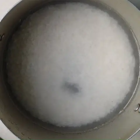 Hướng Dẫn Chi Tiết Cách Nấu Cháo Hành Tía Tô Giải Cảm Hiệu Quả