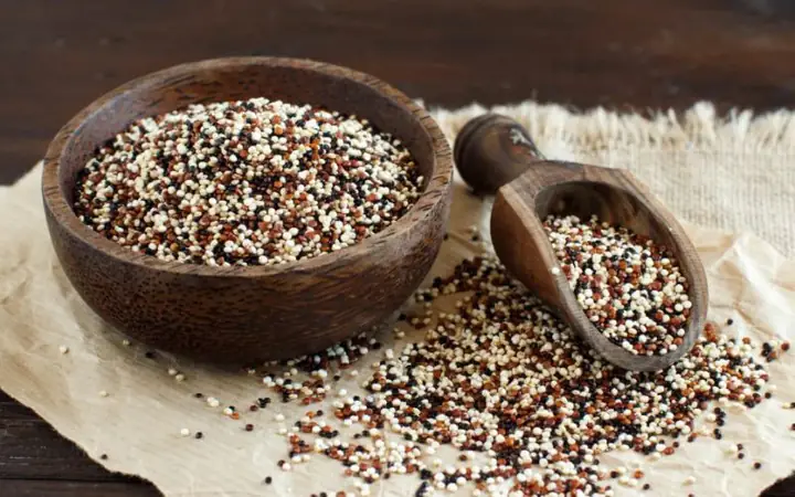 cách nấu cháo hạt quinoa cho bé