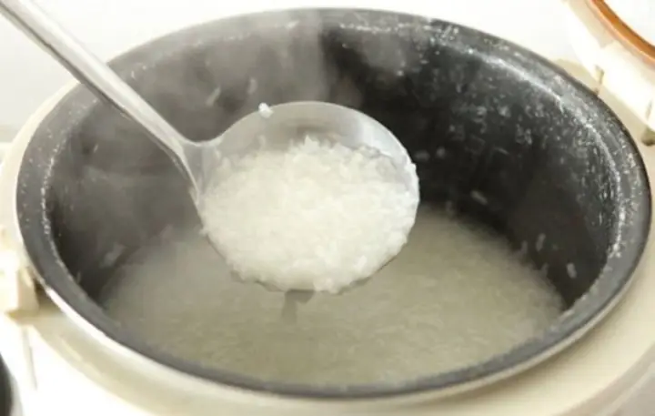 Hướng dẫn chi tiết cách nấu cháo không bị cháy đáy nồi