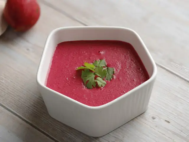 2. Cách nấu cháo rau củ quả cho bé: Cháo củ dền