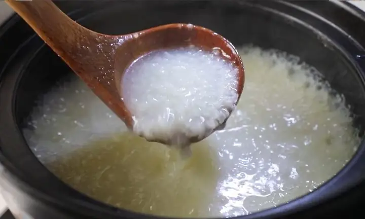 Nấu cháo bằng nước sôi
