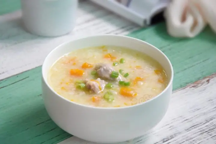 Cách nấu cháo sườn rau củ: Hướng dẫn chi tiết, ngon tại nhà