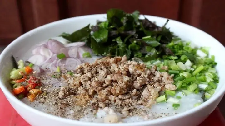 Hướng Dẫn Nấu Cháo Tía Tô Thịt Bằm: Giải Cảm Hiệu Quả