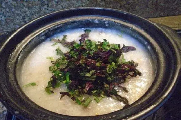 Cách Nấu Cháo Tía Tô Hạ Sốt: Hướng Dẫn Chi Tiết và Lợi Ích Sức Khỏe