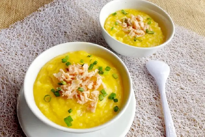 Hướng Dẫn Chi Tiết Cách Nấu Cháo Tôm Bí Đỏ Cho Bé 7 Tháng