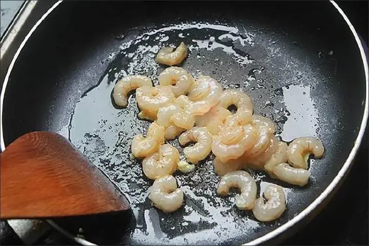 Cách Nấu Cháo Tôm Bí Đỏ Phô Mai Thơm Ngon Bổ Dưỡng Cho Bé