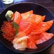 Cách Nấu Cháo Trứng Cá Hồi Cho Bé: Đầy Đủ Dinh Dưỡng