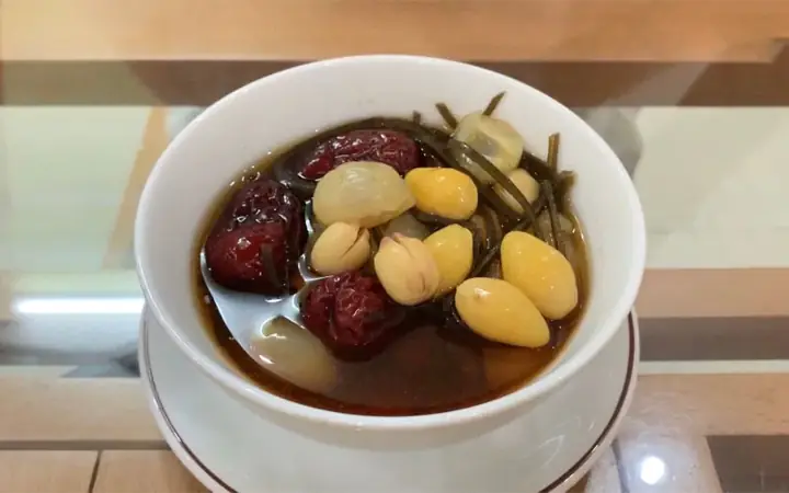 Hướng dẫn chi tiết cách nấu chè bạch quả thanh mát tại nhà