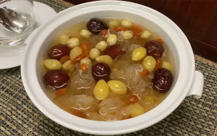 Hướng dẫn chi tiết cách nấu chè bạch quả thanh mát tại nhà