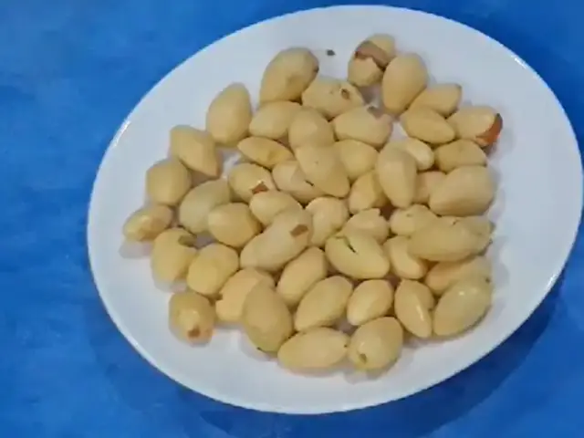 Hướng Dẫn Chi Tiết Cách Nấu Chè Bạch Quả Hạt Sen Thơm Ngon Bổ Dưỡng