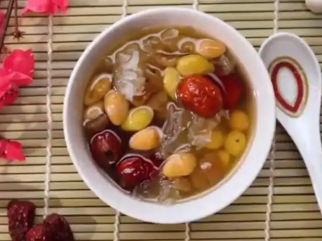 Hướng Dẫn Chi Tiết Cách Nấu Chè Bạch Quả Hạt Sen Thơm Ngon Bổ Dưỡng