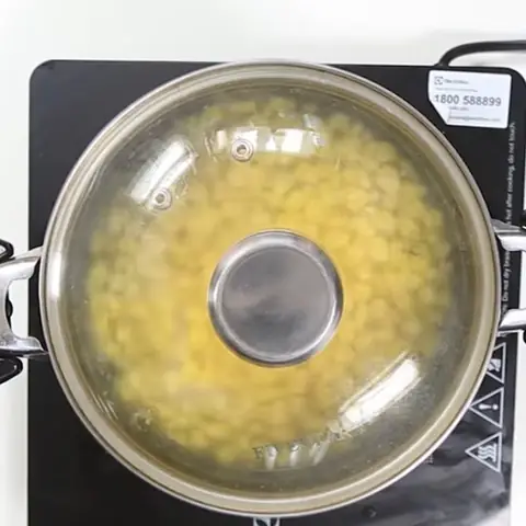 Hướng Dẫn Chi Tiết Cách Nấu Chè Bắp Lá Dứa Thơm Ngon