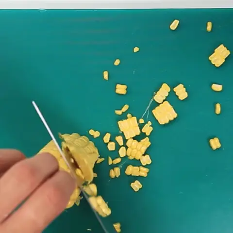 Hướng Dẫn Chi Tiết Cách Nấu Chè Bắp Lá Dứa Thơm Ngon