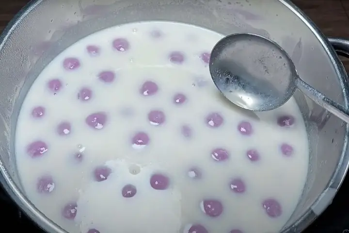 Hướng Dẫn Chi Tiết Cách Nấu Chè Bột Báng Khoai Môn Thơm Ngon Chuẩn Vị