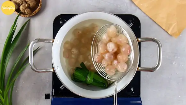 Cách Nấu Chè Bột Lọc Heo Quay Chuẩn Vị Huế Tại Nhà Cách Nấu Chè Bột Lọc Heo Quay Chuẩn Vị Huế Tại Nhà