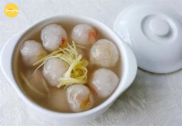 Cách nấu chè bột lọc Huế nhân heo quay chuẩn vị cố đô