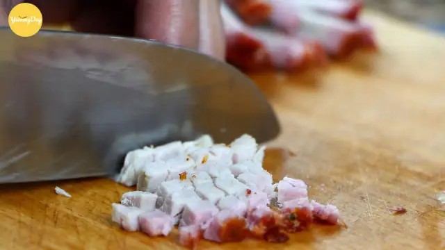 Cách nấu chè bột lọc Huế nhân heo quay chuẩn vị cố đô