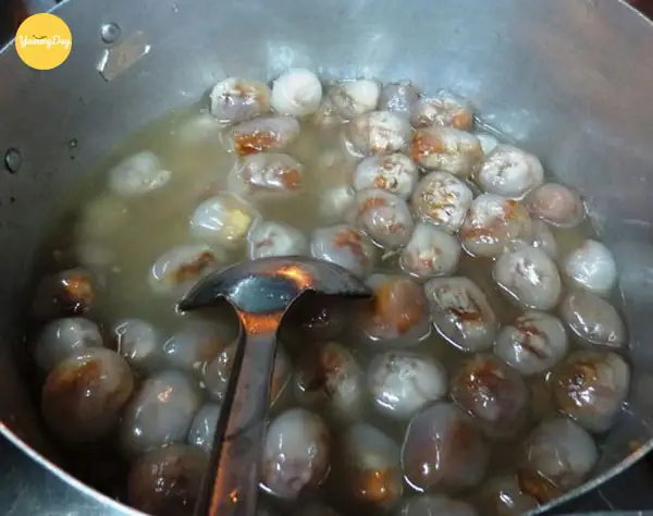 Cách nấu chè bột lọc Huế nhân heo quay chuẩn vị cố đô