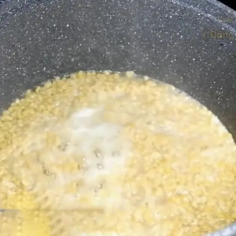 Cách nấu chè bột lọc nhân đậu xanh dẻo ngon tại nhà Cách nấu chè bột lọc nhân đậu xanh dẻo ngon tại nhà